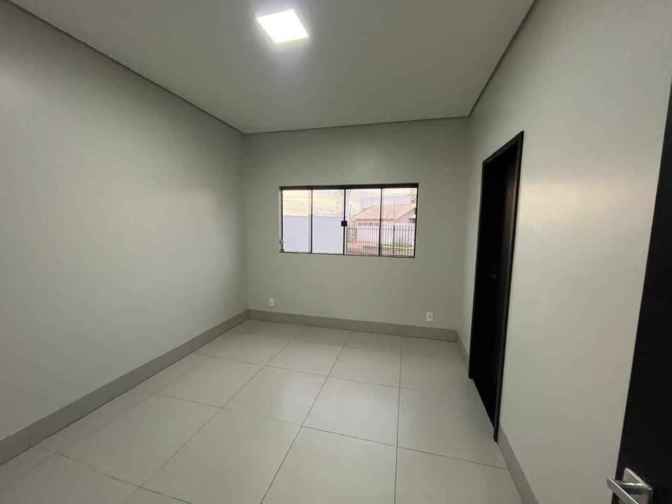 Casa à venda com 3 quartos, 99m² - Foto 4