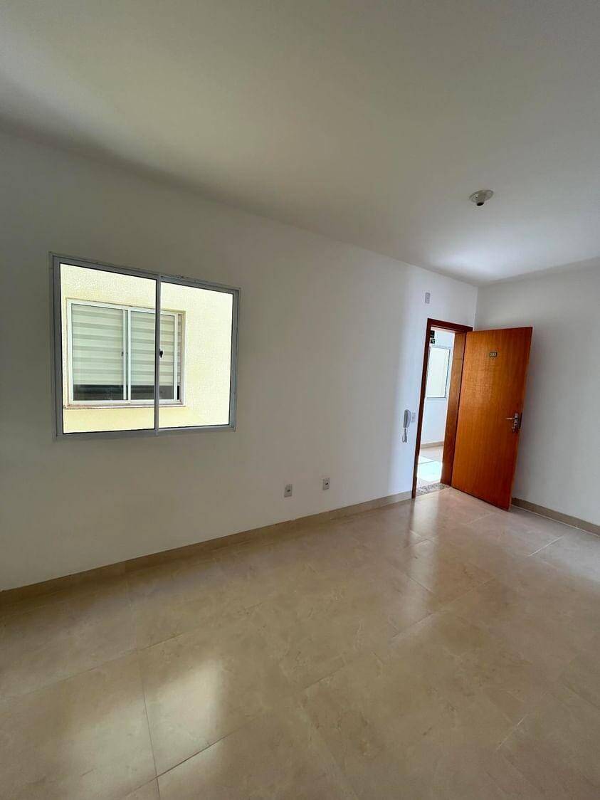 Casa à venda com 2 quartos, 66m² - Foto 2