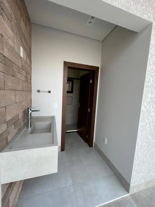 Casa à venda com 3 quartos, 3000m² - Foto 17