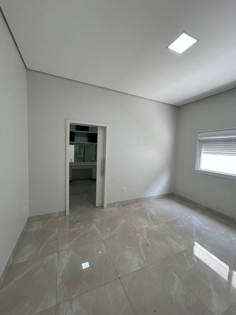 Casa à venda com 3 quartos, 250m² - Foto 47