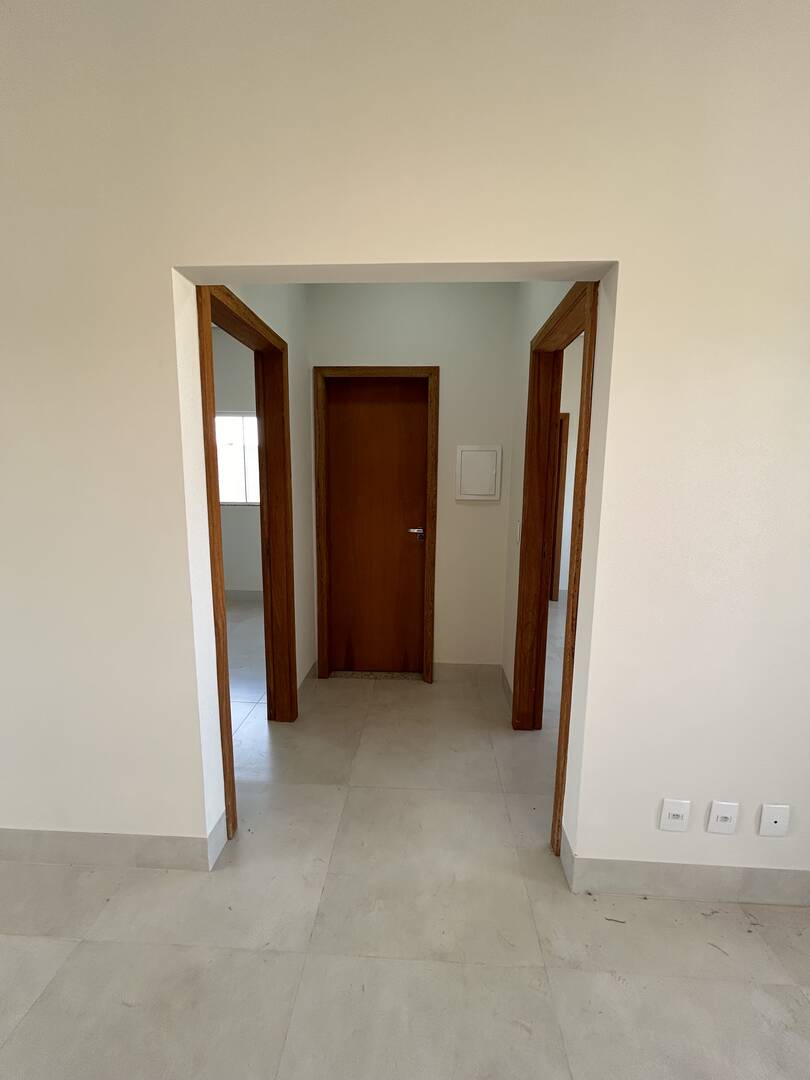 Casa à venda com 2 quartos, 71m² - Foto 9