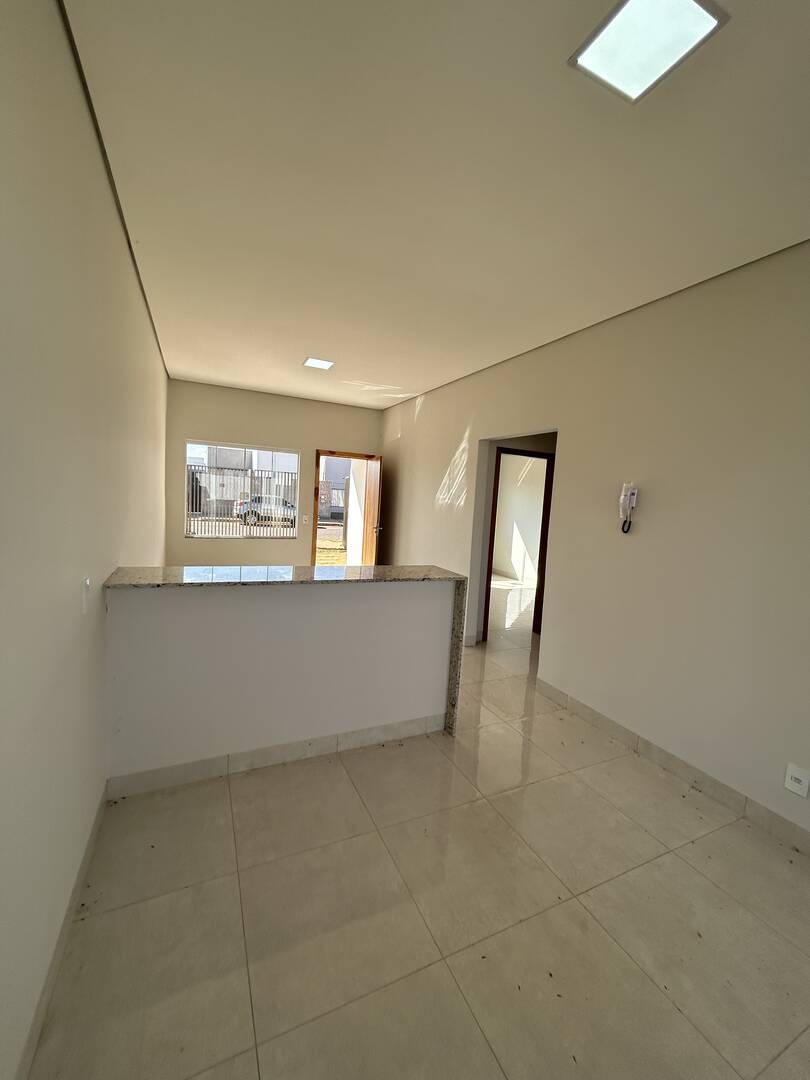 Casa à venda com 2 quartos, 69m² - Foto 4